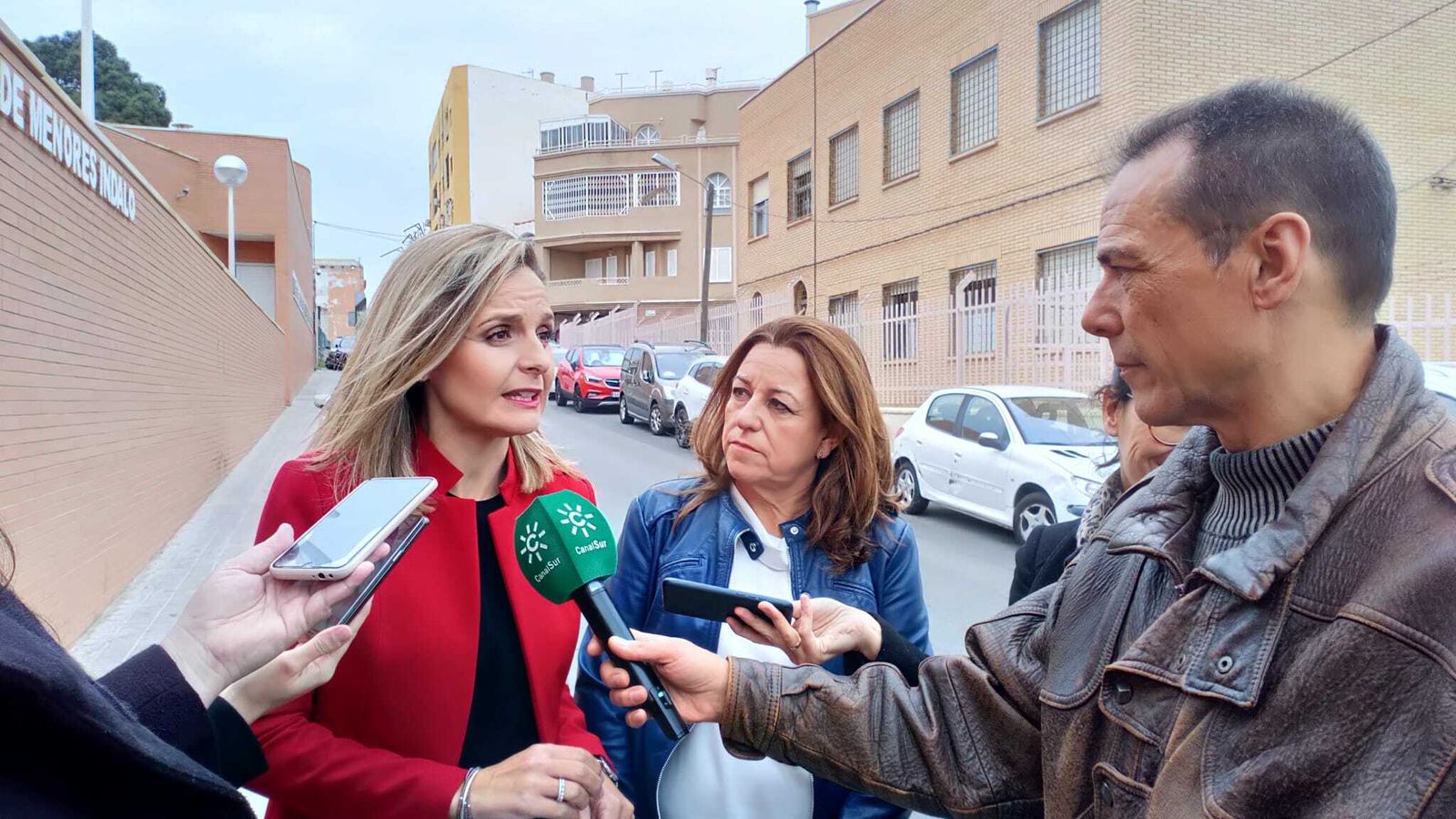 La delegada del gobierno y la delegada de Igualdad conocen en primera persona el Centro de Menores Indalo de Almería