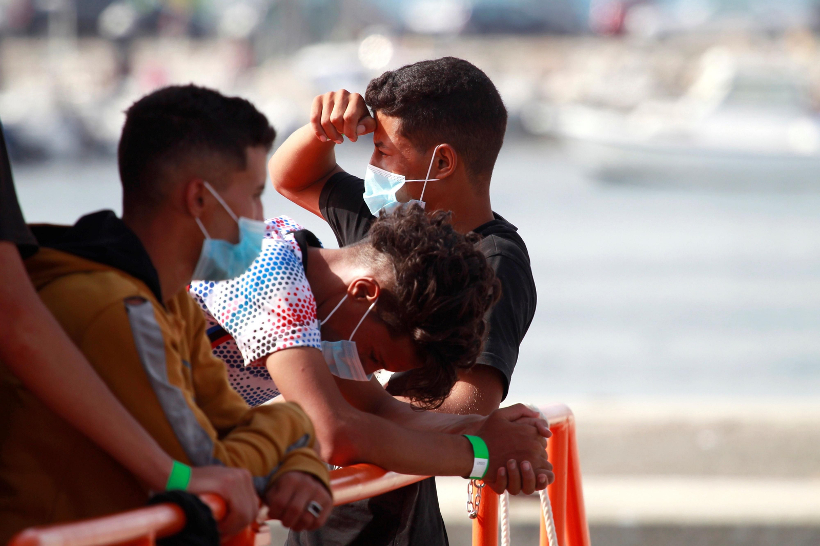 Los migrantes, en el Puerto de Algeciras.