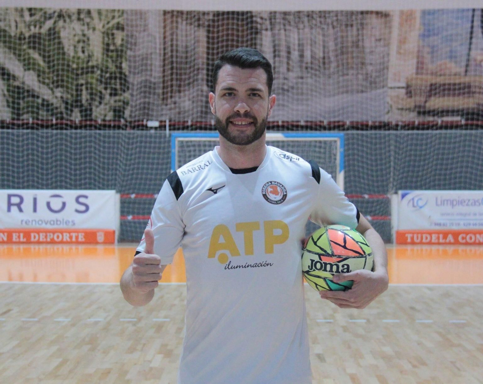 Víctor Montes, en su presentación como nuevo jugador del Tudelano Ribera Navarra FS. Víctor Montes, en su presentación como nuevo jugador del Tudelano Ribera Navarra FS.