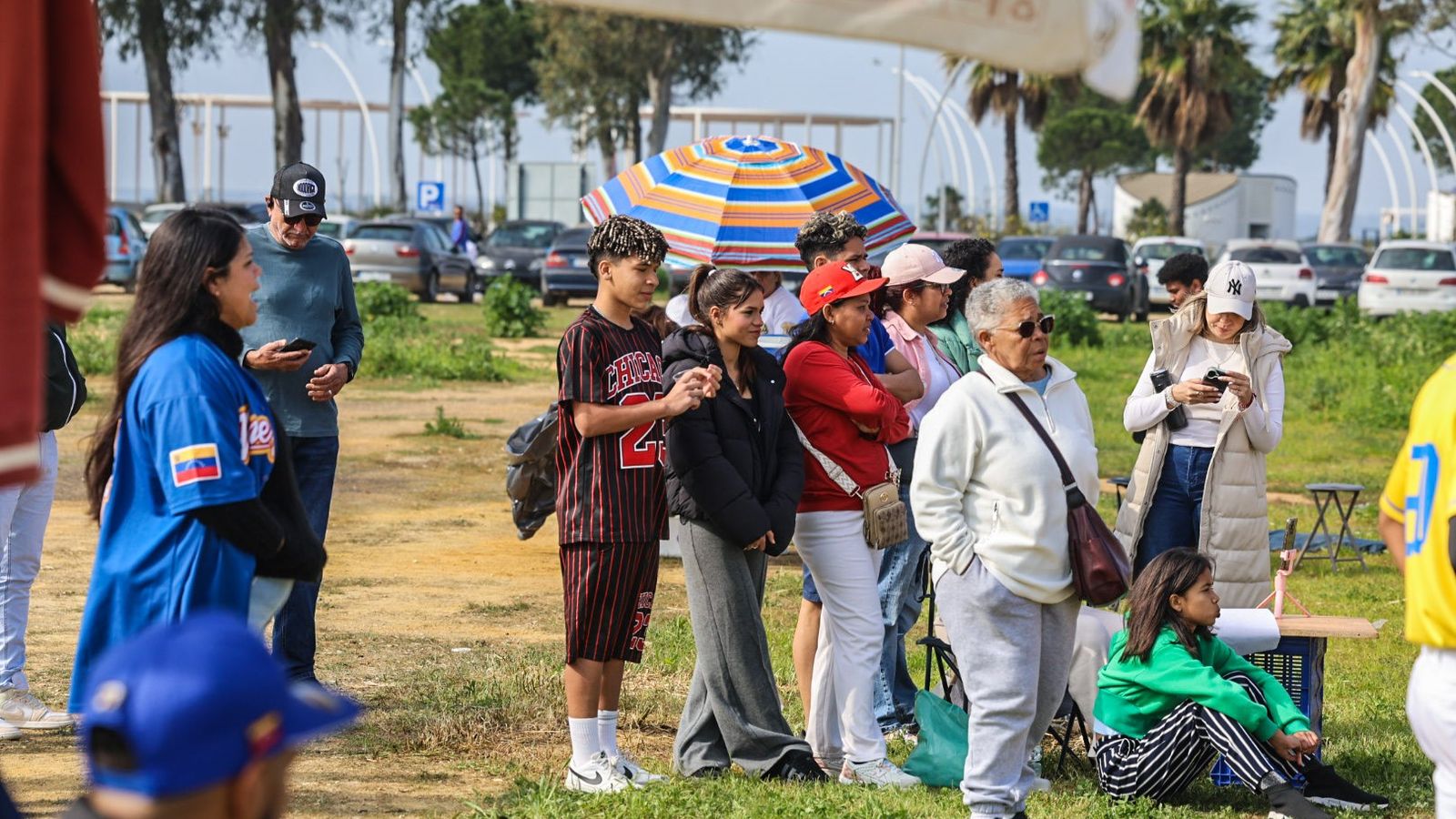 Aficionados presencian un partido.