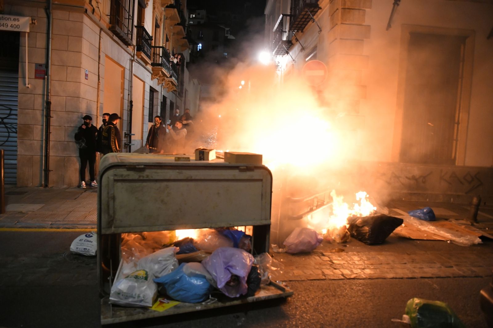 Fotos: Altercados y disturbios por la manifestación de Pablo Hasél en Granada