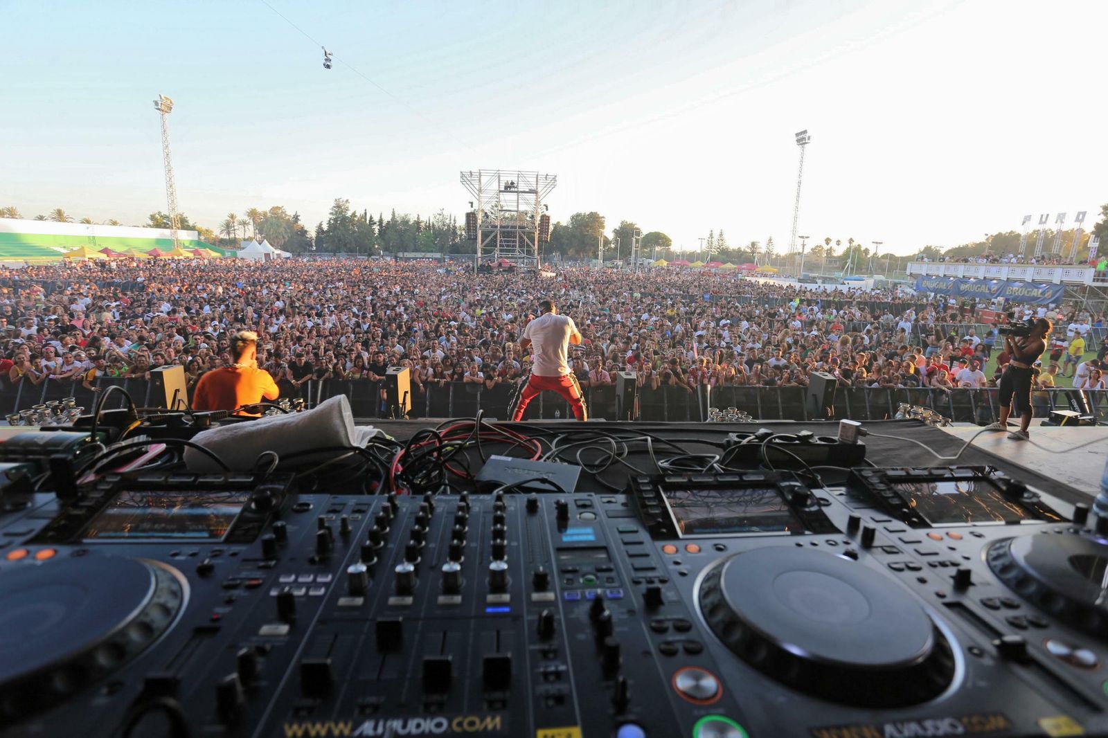Imagen del público tomada desde el escenario durante la segunda edición del ‘Puro Latino Fest’.