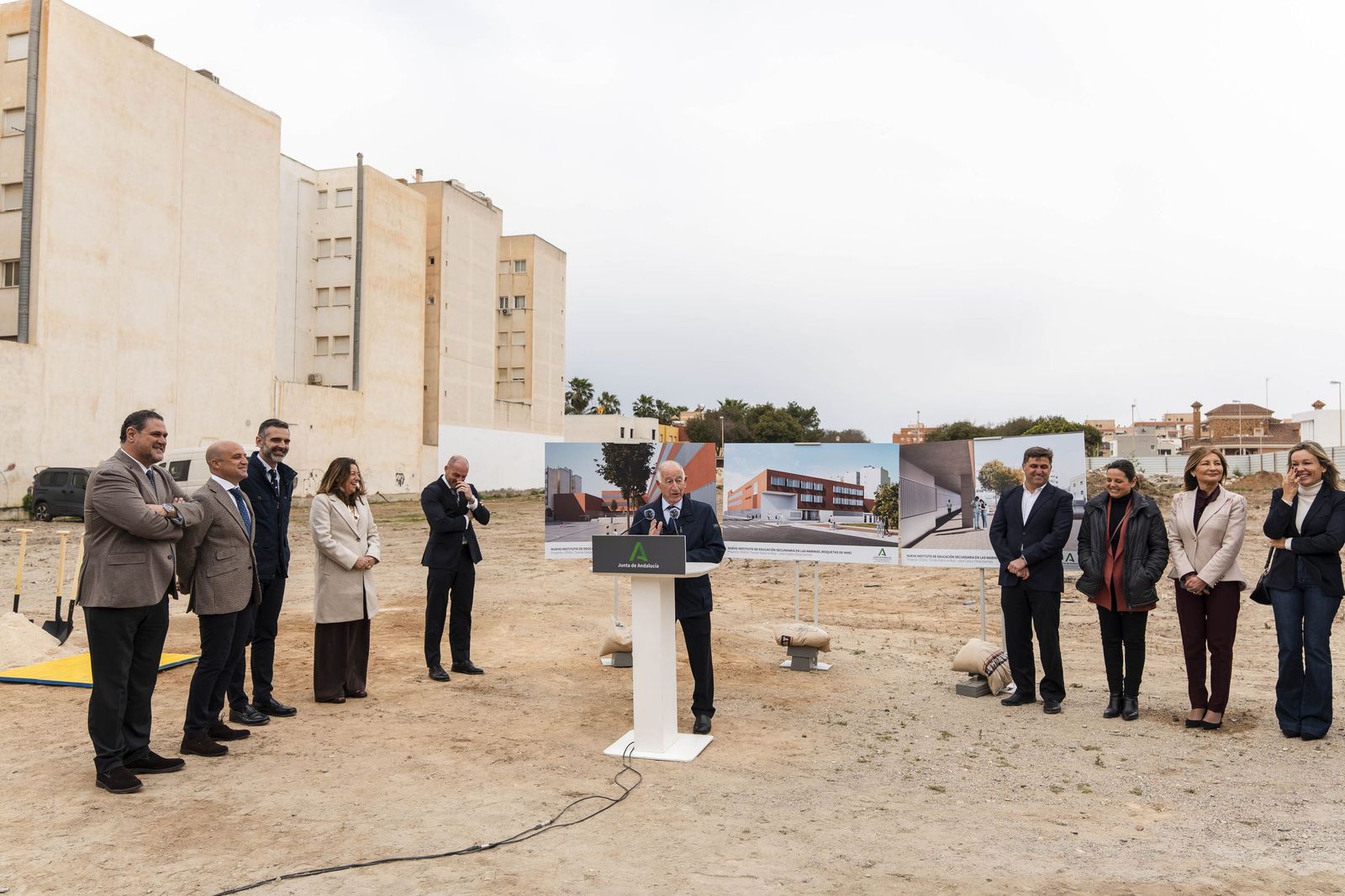 Las mejores imágenes de la colocación de la primera piedra del nuevo IES Las Marinas de Roquetas