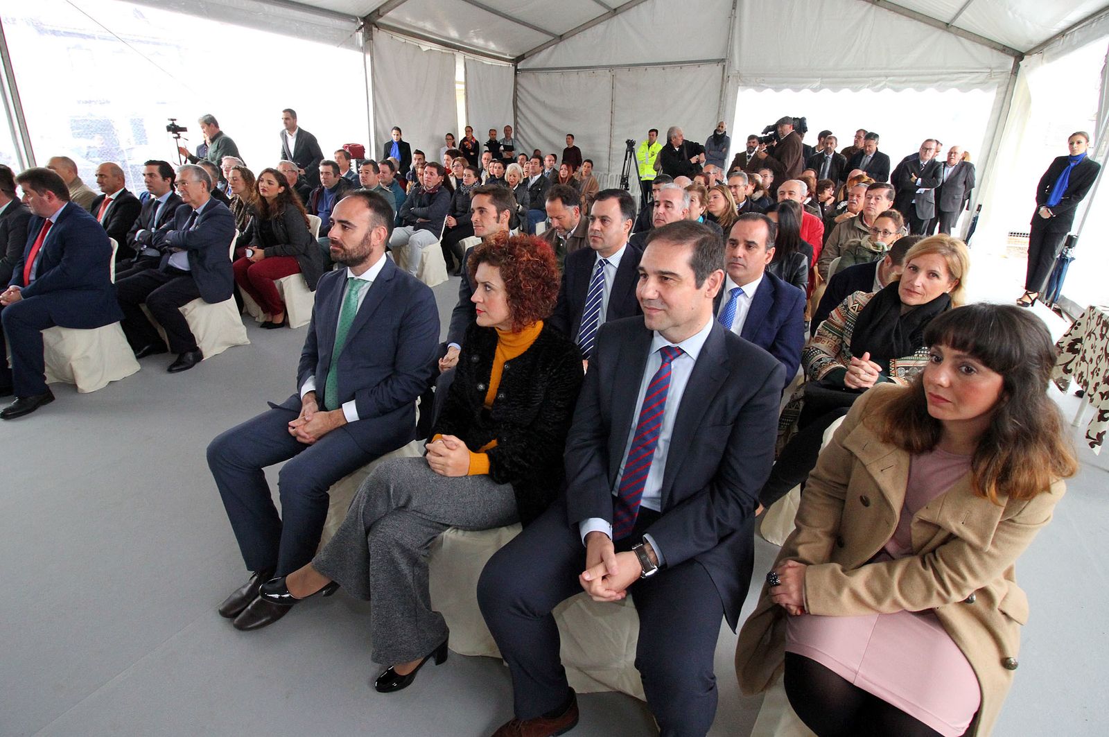 Imágenes de la colocación de la primera piedra de la planta de ElPozo en Jabugo.