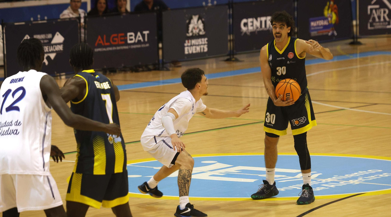 Las fotos del Udea - Ciudad de Huelva de la Copa de España de baloncesto