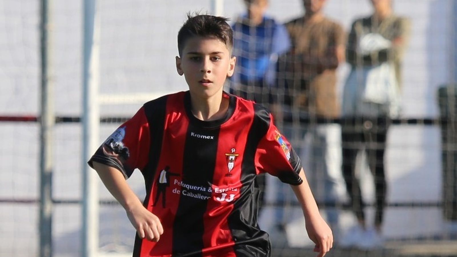 El joven José Carlos durante un partido con su club, el Chiclana Industrial.