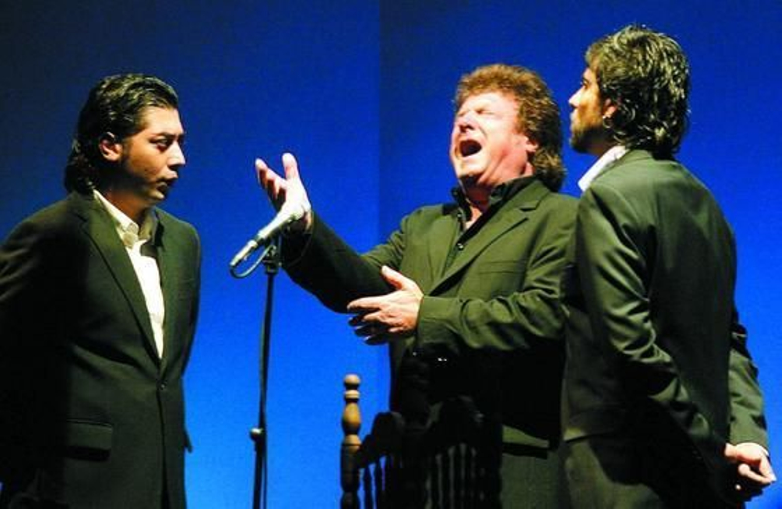Junto a Bandolero y Niño Josele en un concierto en Granada en 2006. / María de la Cruz