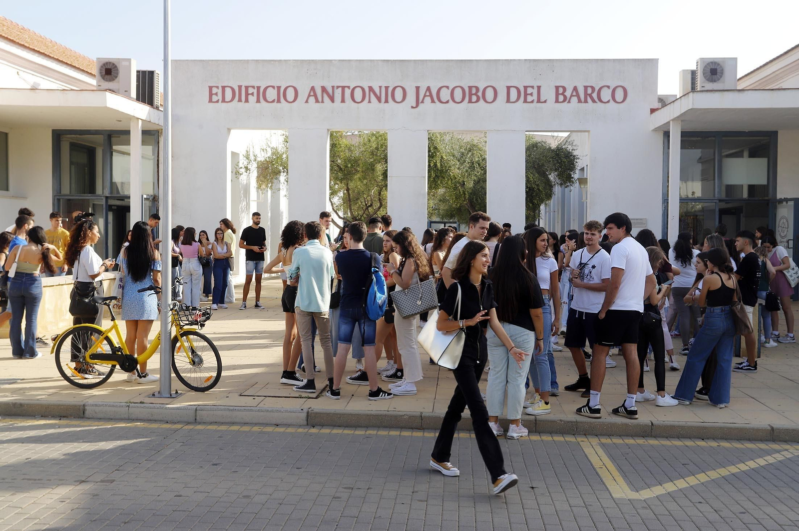 Imágenes de la vuelta a la Universidad de Huelva