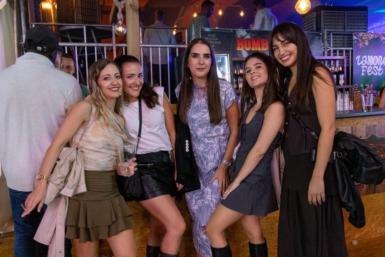 Los jiennenses disfrutan una noche más de la Feria de San Lucas