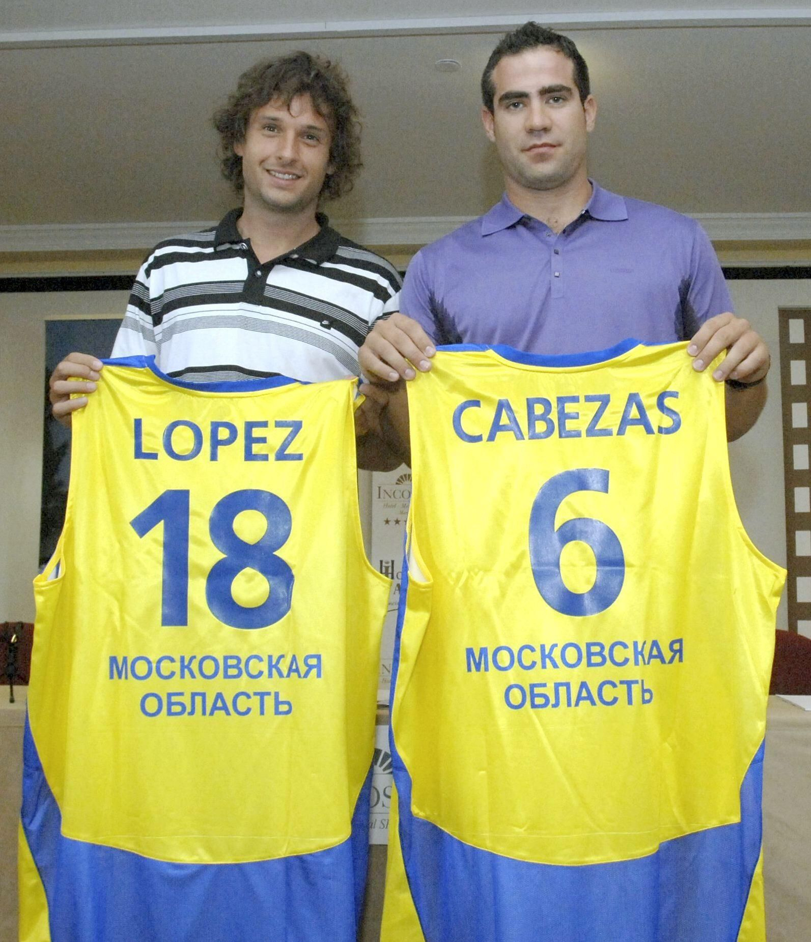 Raúl López y Carlos Cabezas, en su presentación con el Khimki.