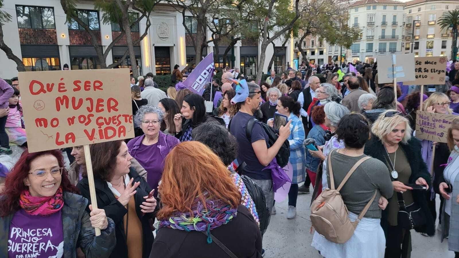 8M: Las fotos de la manifestación por el Día de la Mujer en Málaga 8M: Las fotos de la manifestación por el Día de la Mujer en Málaga