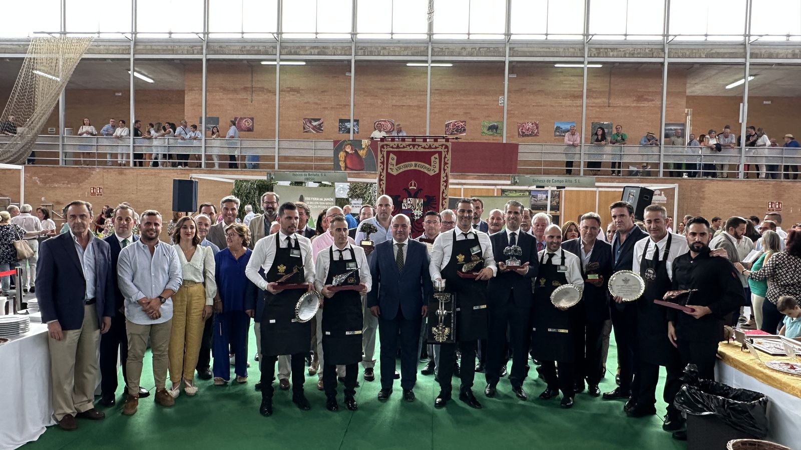 Foto de familia de los cortadores.