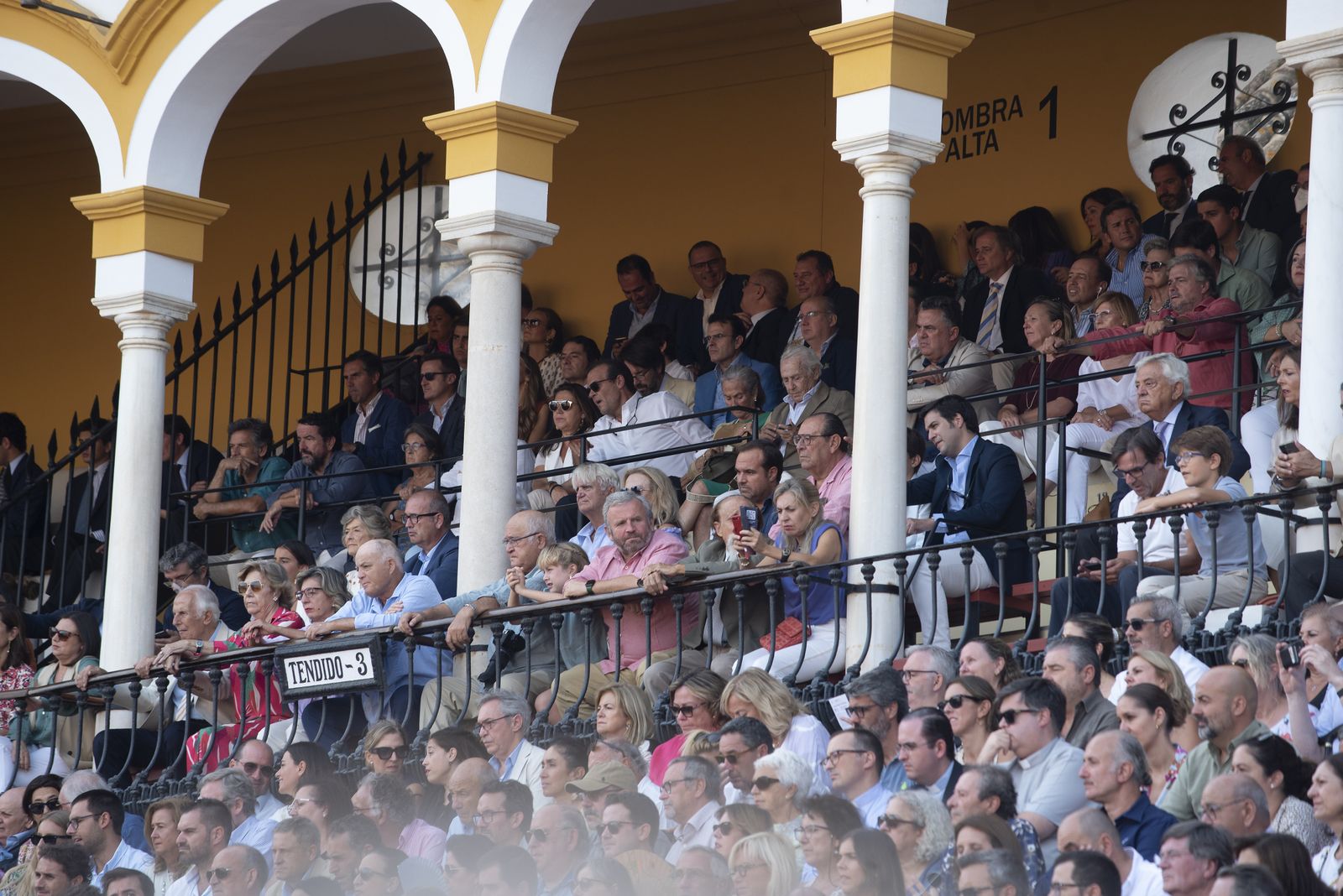 Búscate en la tercera corrida de toros de la Feria de San Miguel de Sevilla