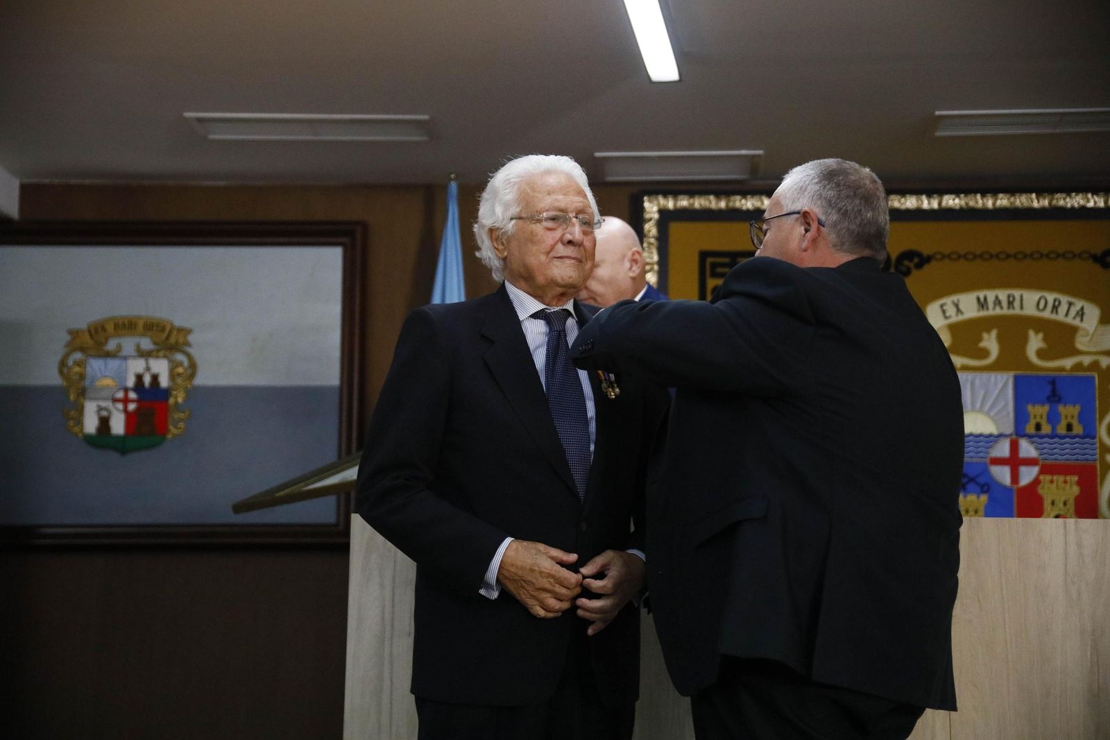 Las imágenes del nombramiento de hijo predilecto de Garrucha a José María Martínez de Haro