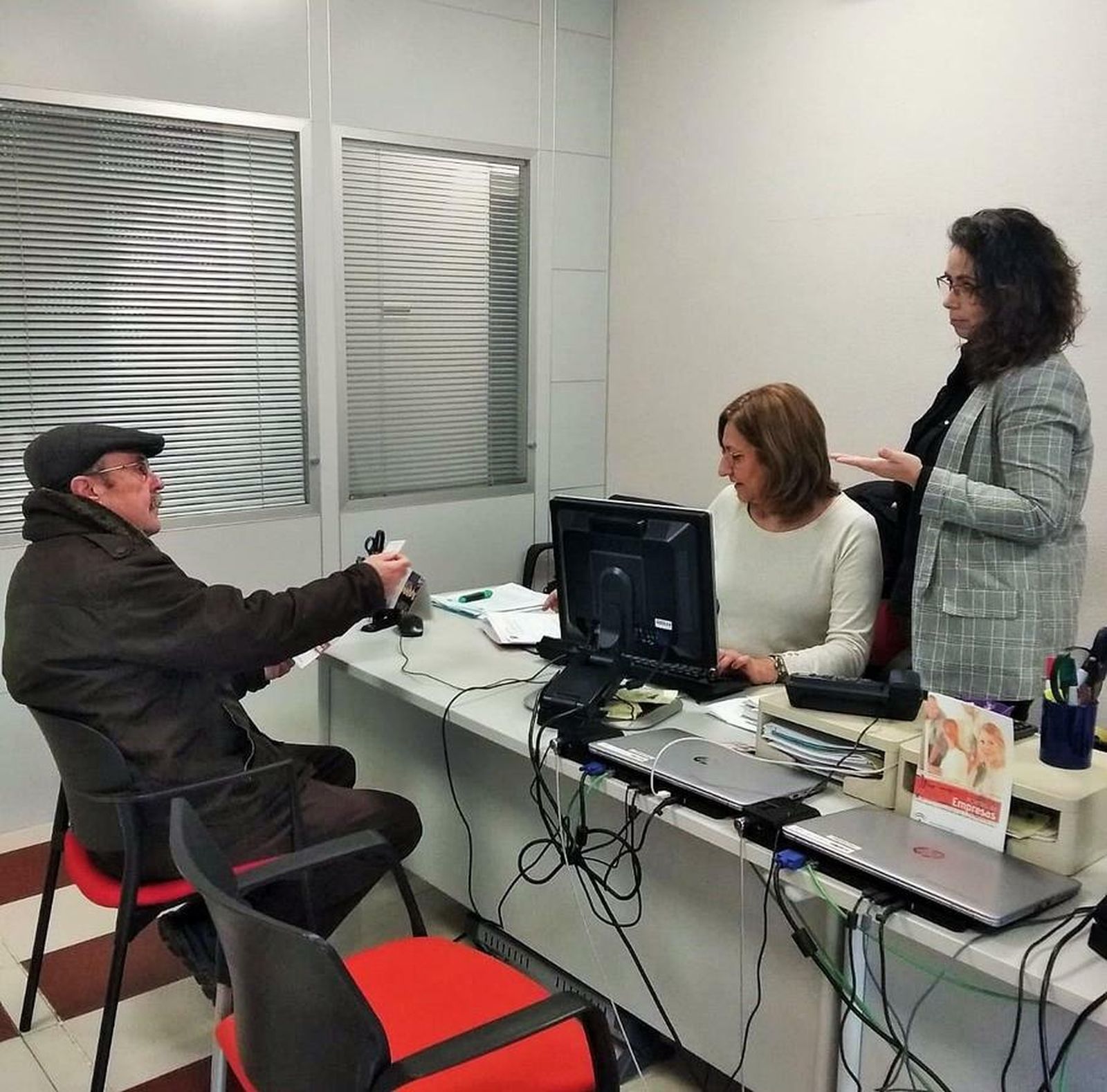 Agentes de empresas del SAE.