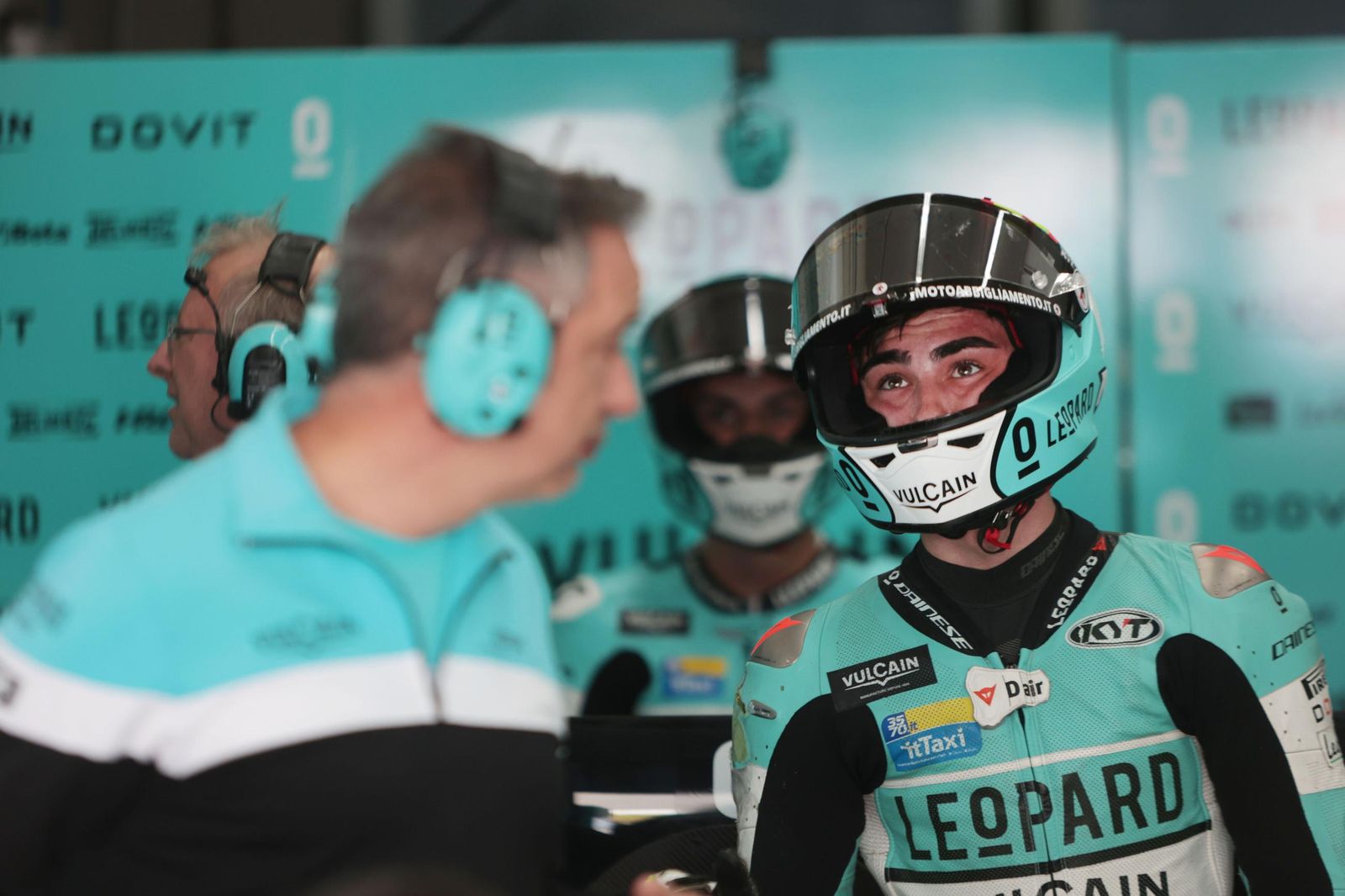 Imágenes de boxes en los entrenamientos del Viernes de Moto3 en Jerez