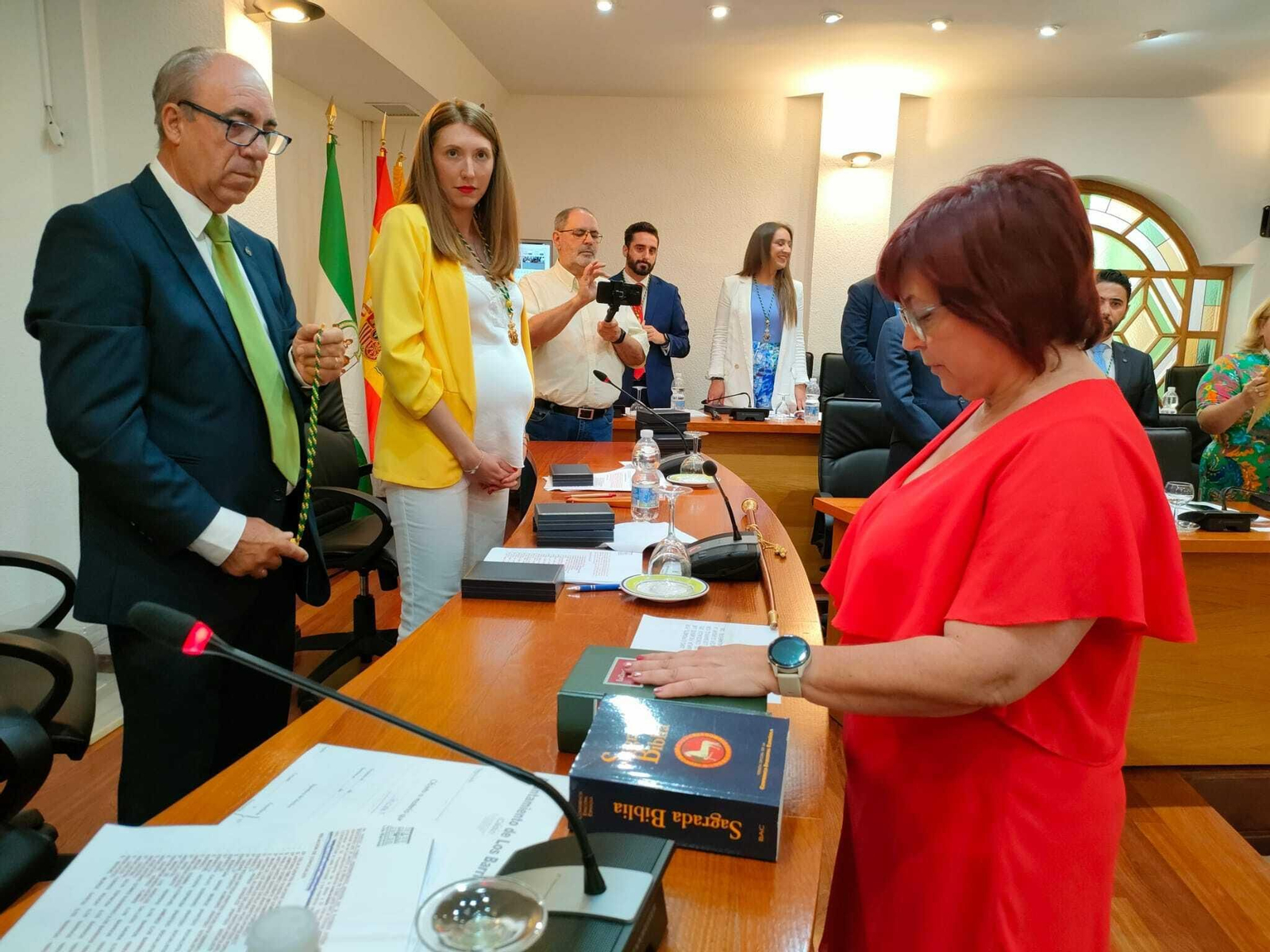 La investidura de Miguel Alconchel como alcalde de Los Barrios, en imágenes