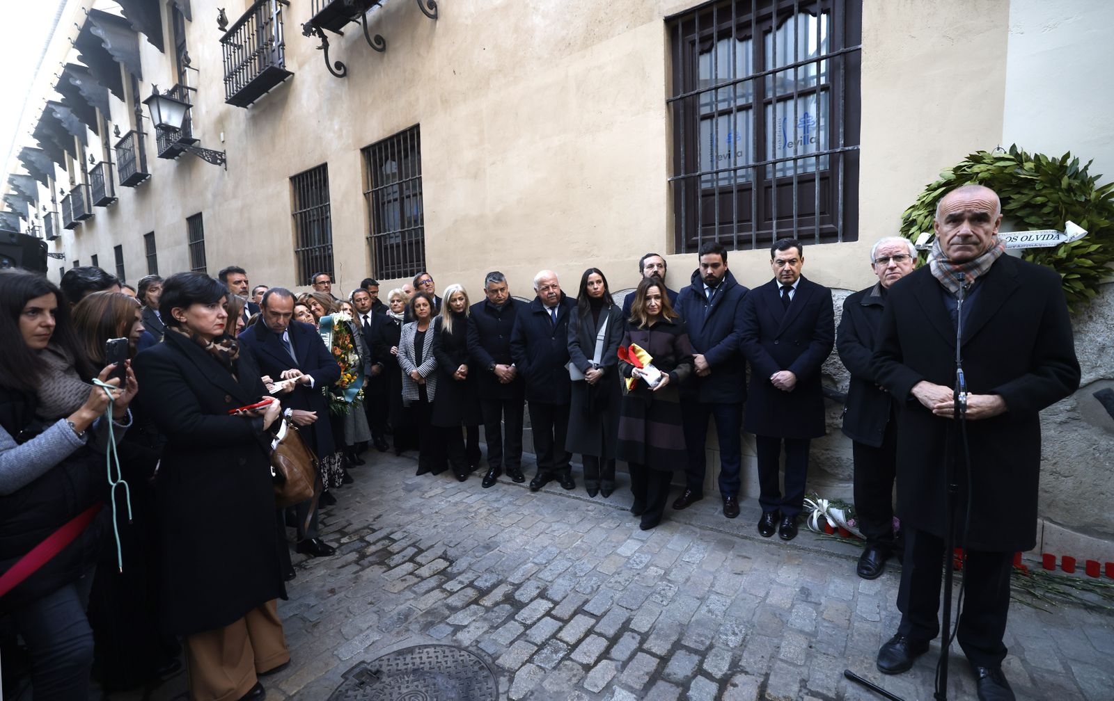 Ofrenda floral por el 25 aniversario del asesinato de Alberto y Ascen, todas las imágenes
