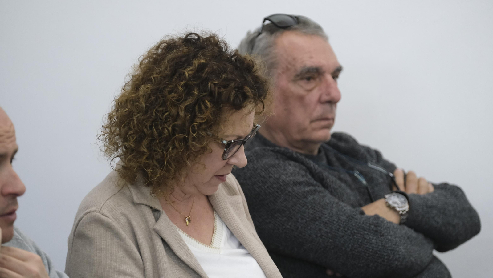 Las imágenes de la moción de censura en el Ayuntamiento de Carboneras