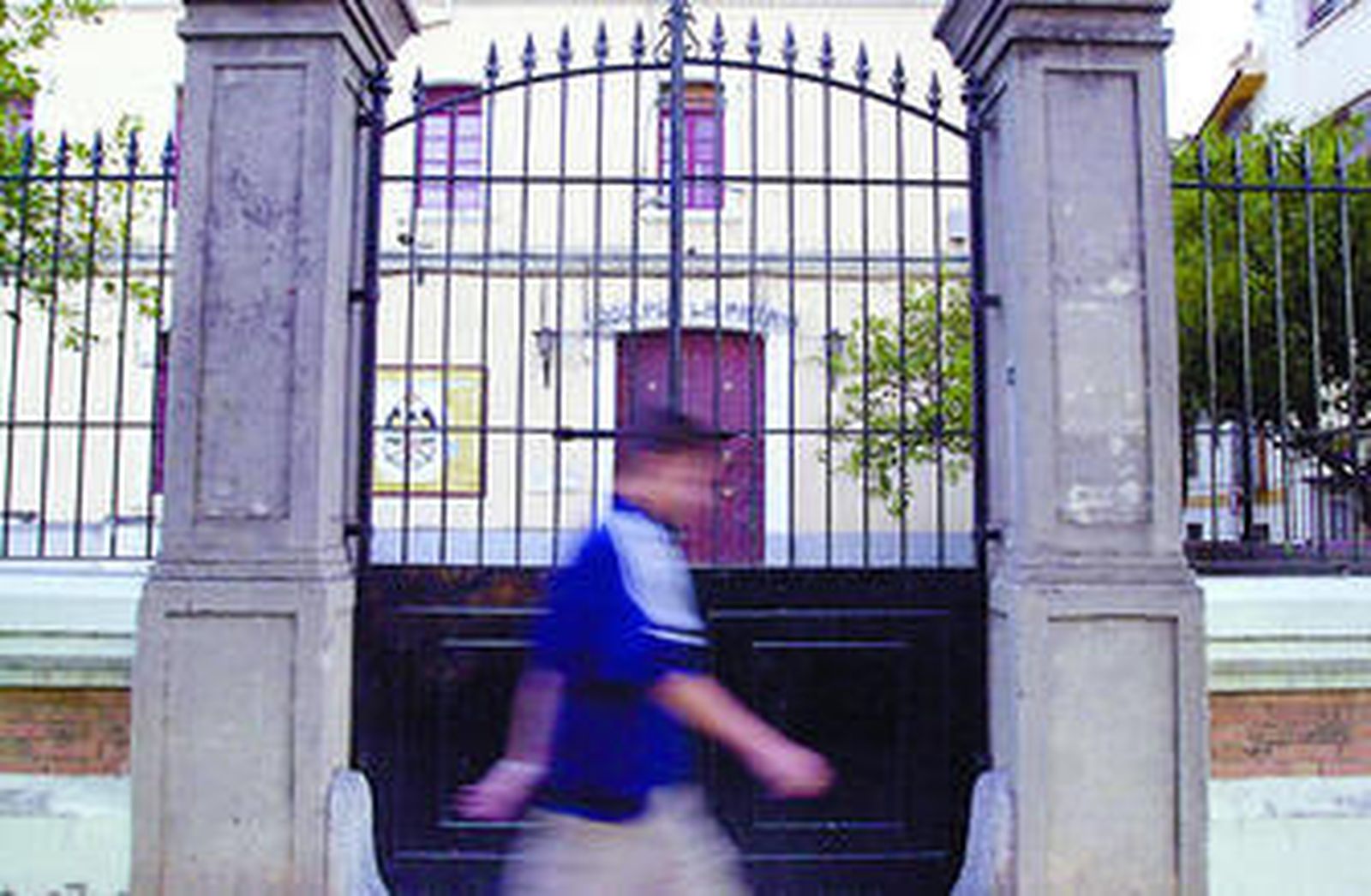 Una de las puertas del Cuartel de la Trinidad.
