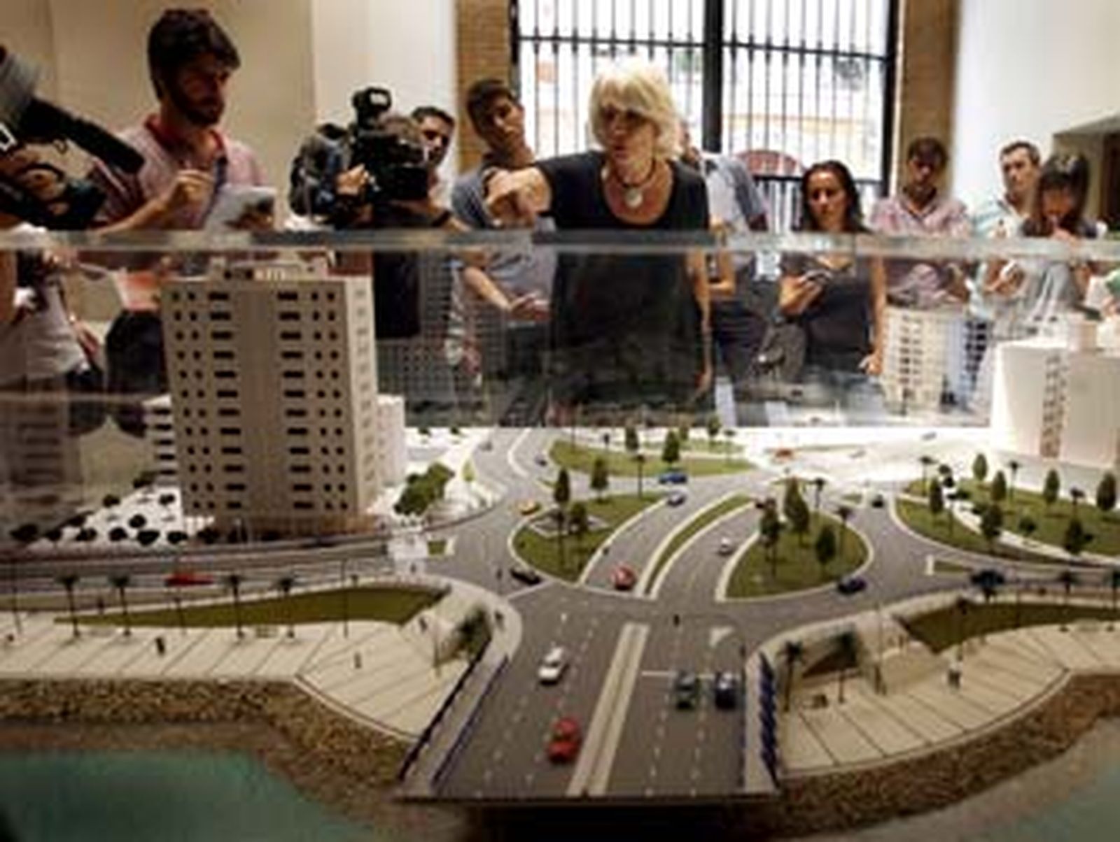 El Ayuntamiento no permitirá una rotonda con túneles para el puente