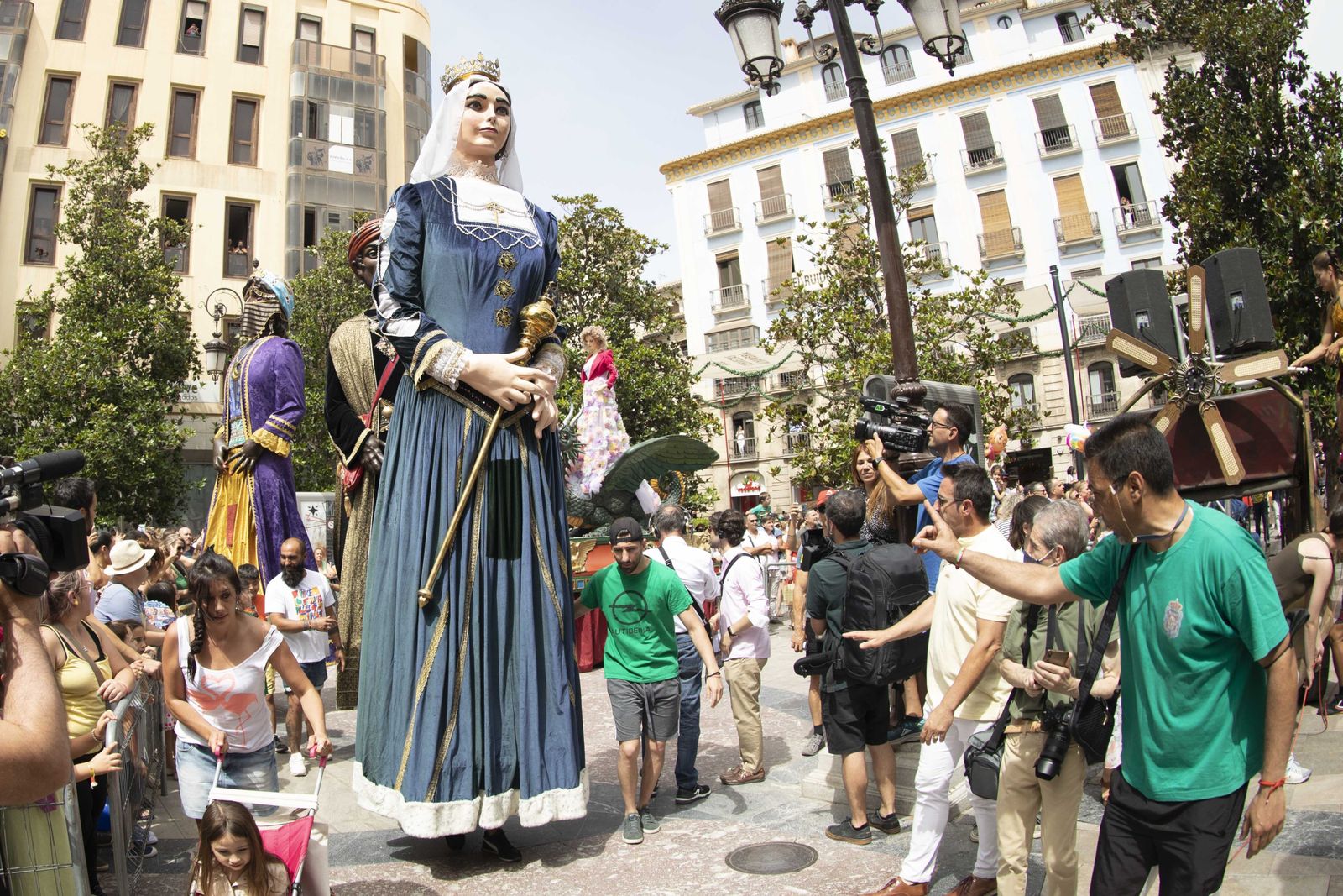 El regreso de la Tarasca a las calles de Granada, en imágenes