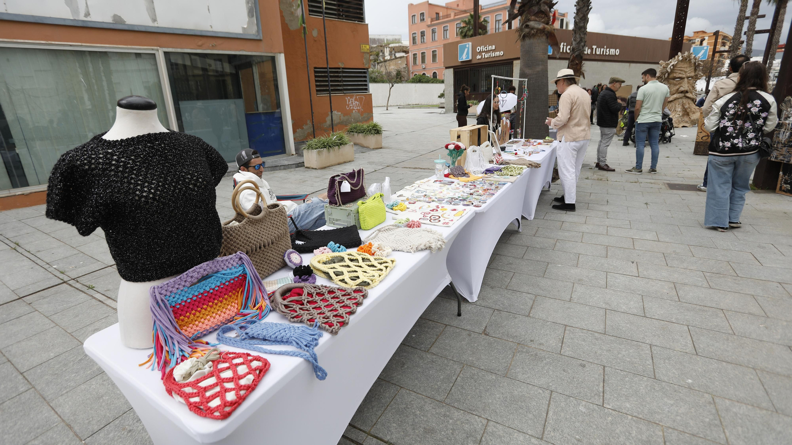 Fotos de las actividades por el Día Mundial del Arte en Algeciras