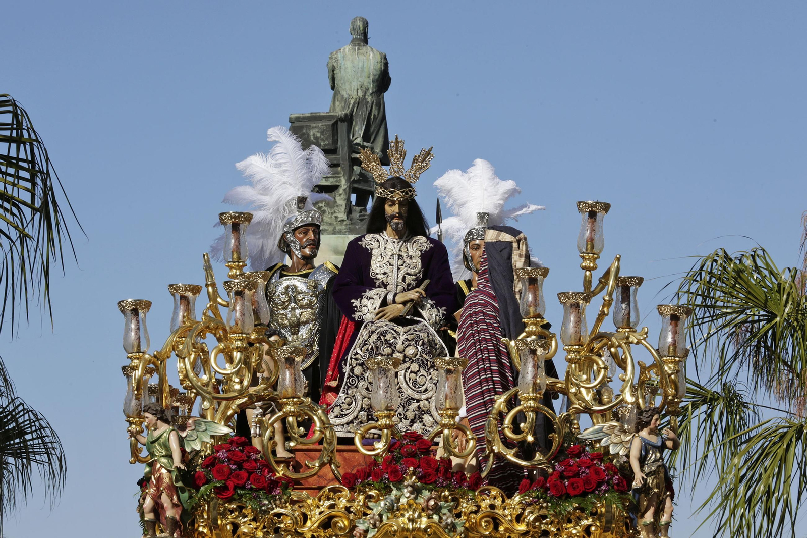 Nuestro Padre Jesús de la Salud de la cofradía de Cigarreras. Nuestro Padre Jesús de la Salud de la cofradía de Cigarreras.