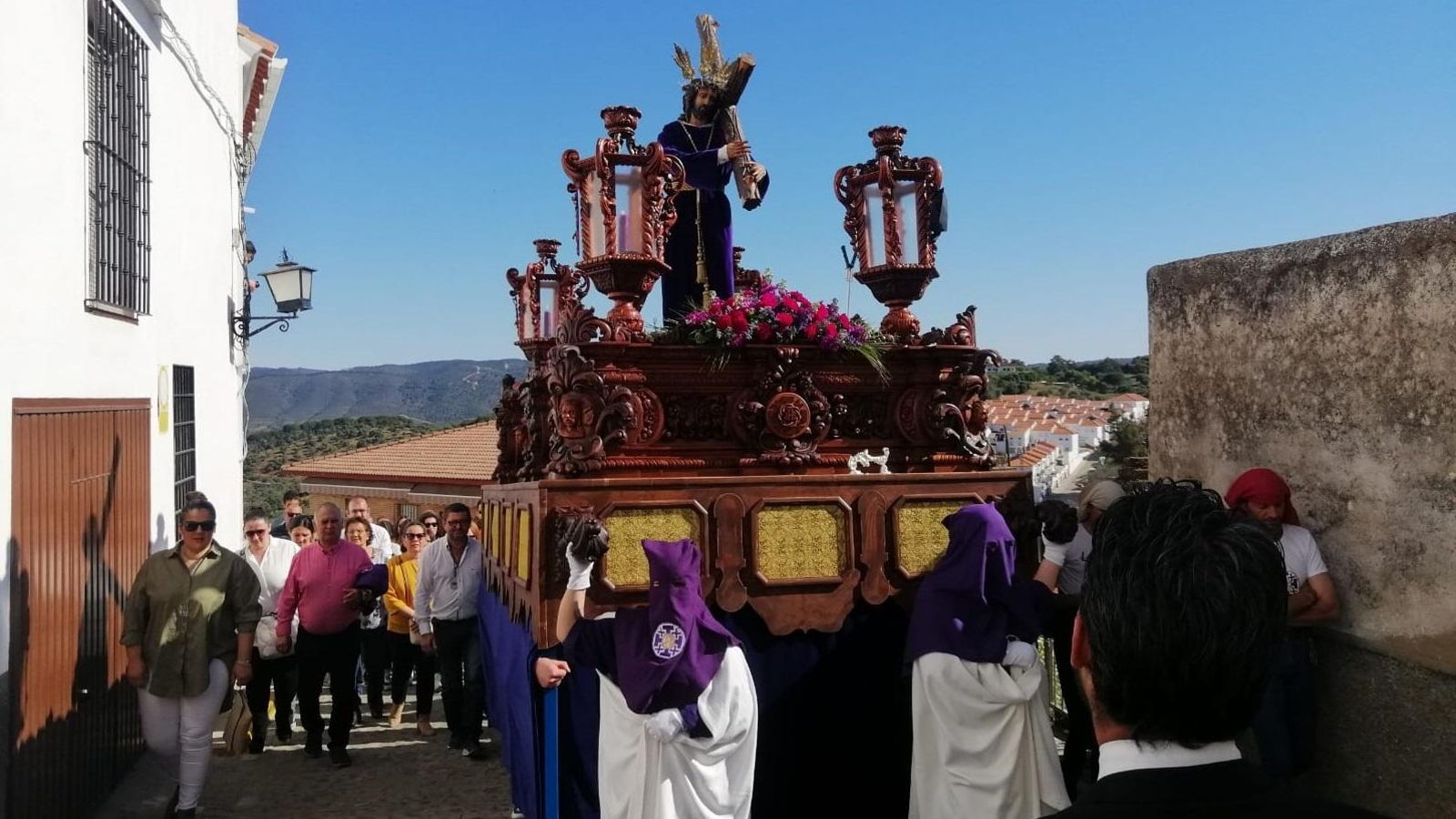 AROCHE (Ntro. Padre Jesús Nazareno procesionó por la mañana) foto RAFAEL CANDEAS