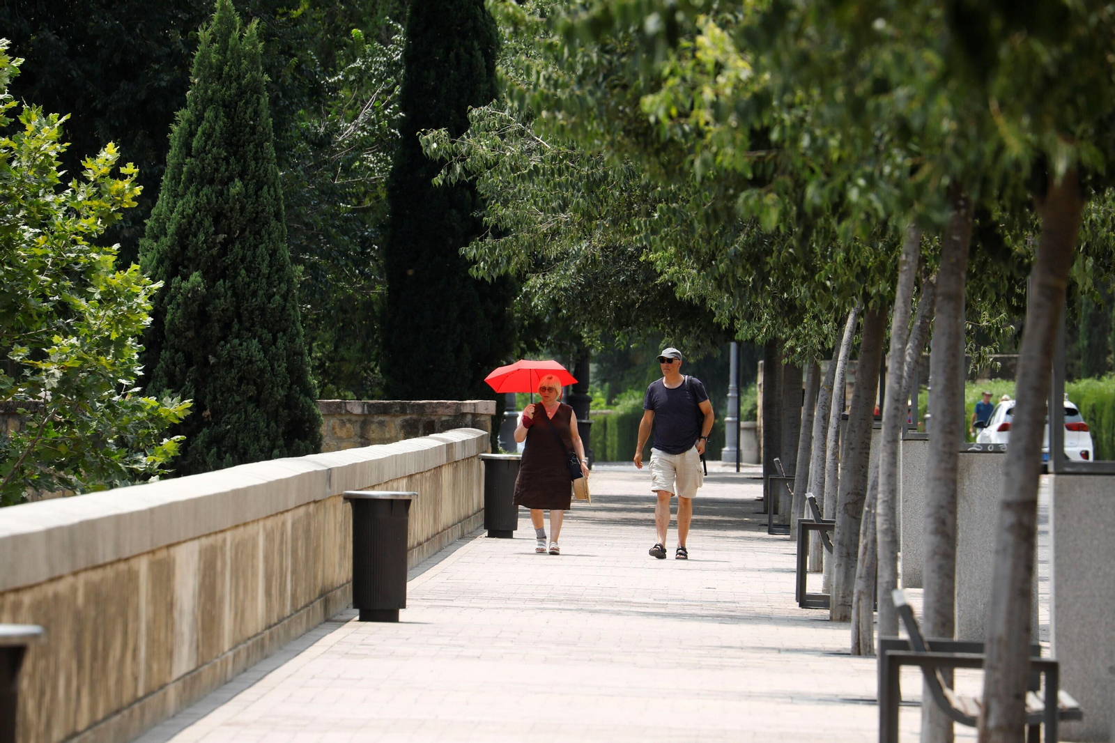 Las imágenes de otra jornada por encima de los 40 grados en Córdoba
