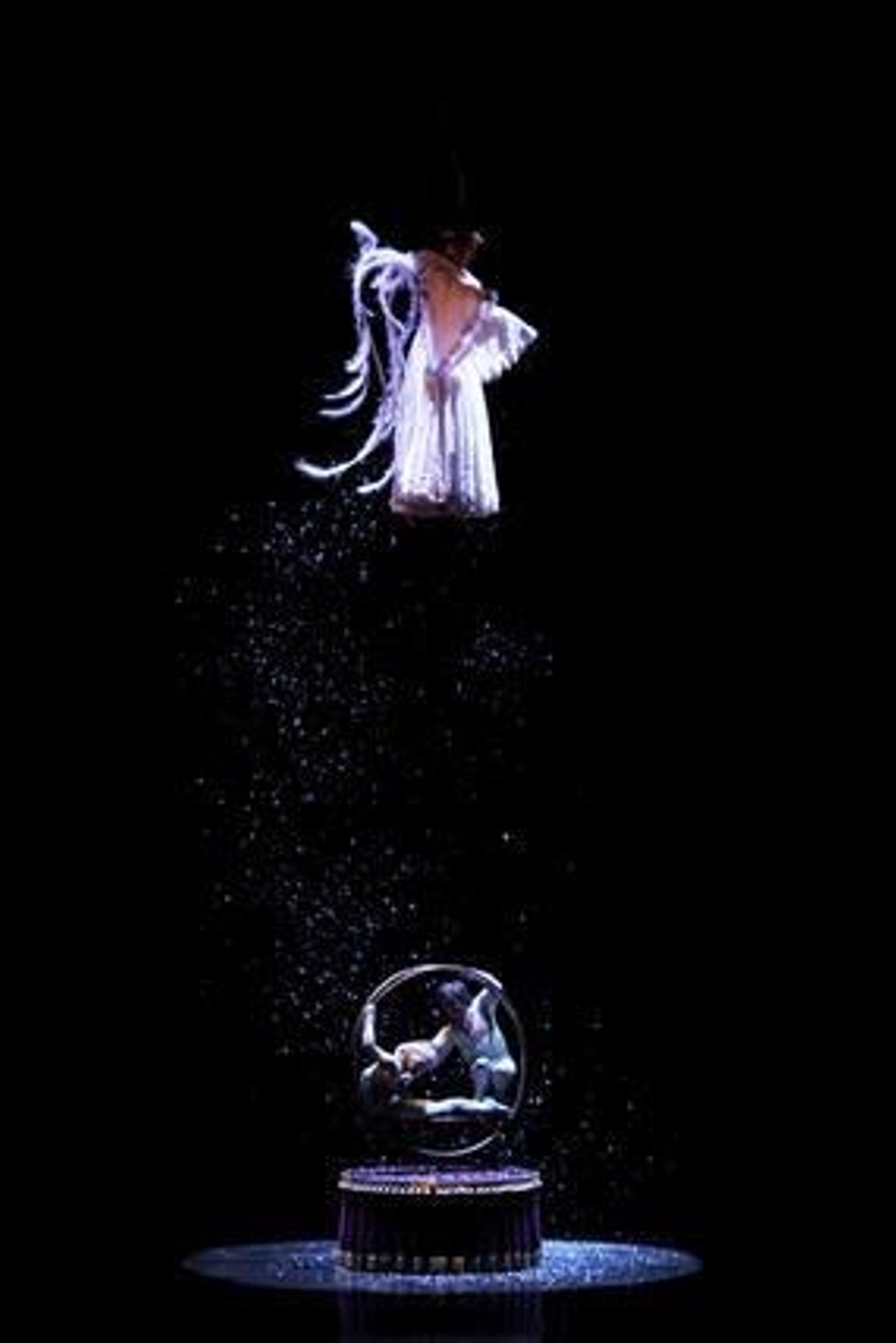 El Circo del Sol visita Sevilla el próximo 8 de septiembre con su nuevo espectáculo Corteo, que ya ha sido visto en 34 ciudades por más de cinco millones de espectadores.