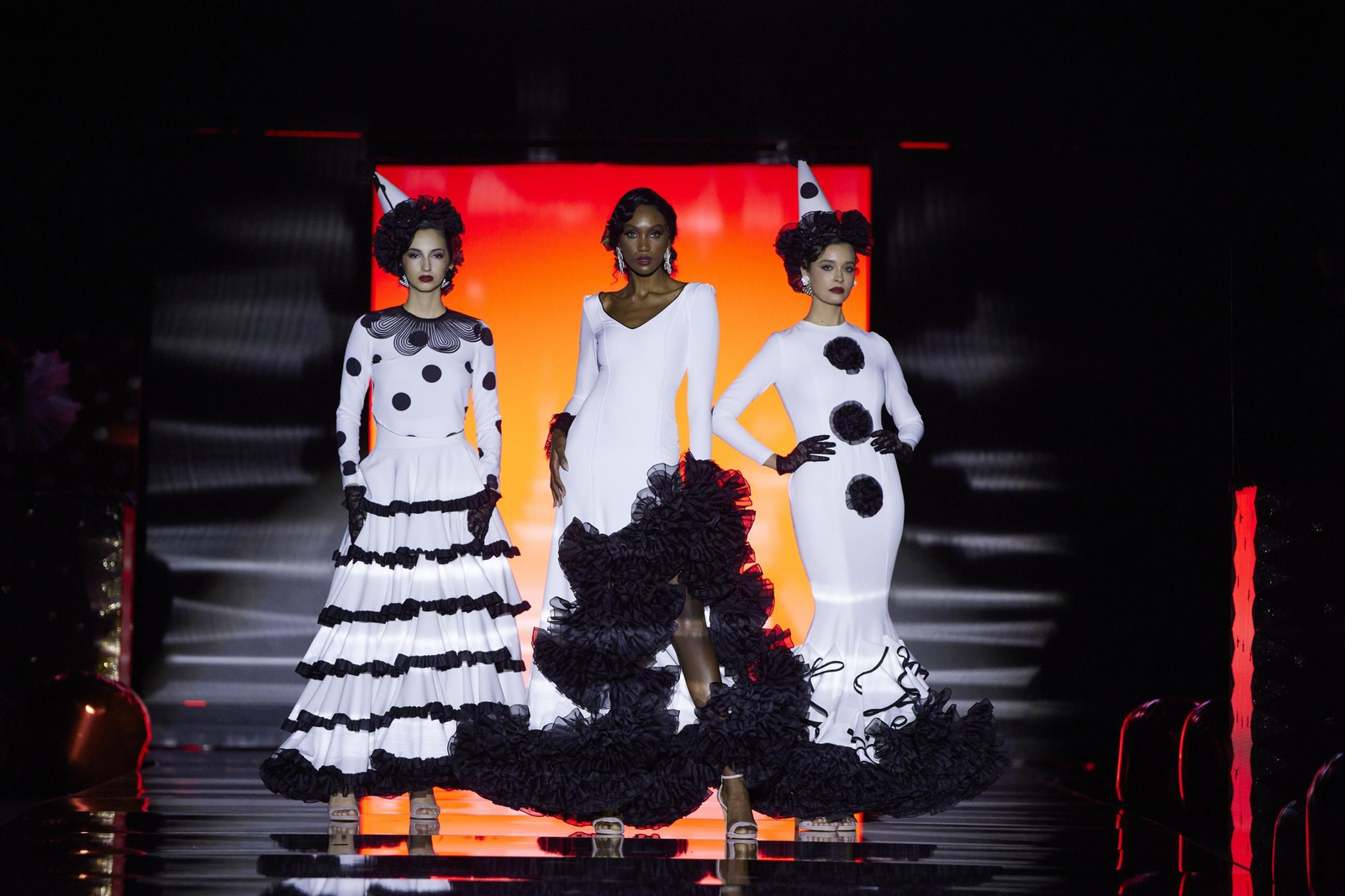 El desfile de Flor de Cerezo en SIMOF 2025, todas las fotos