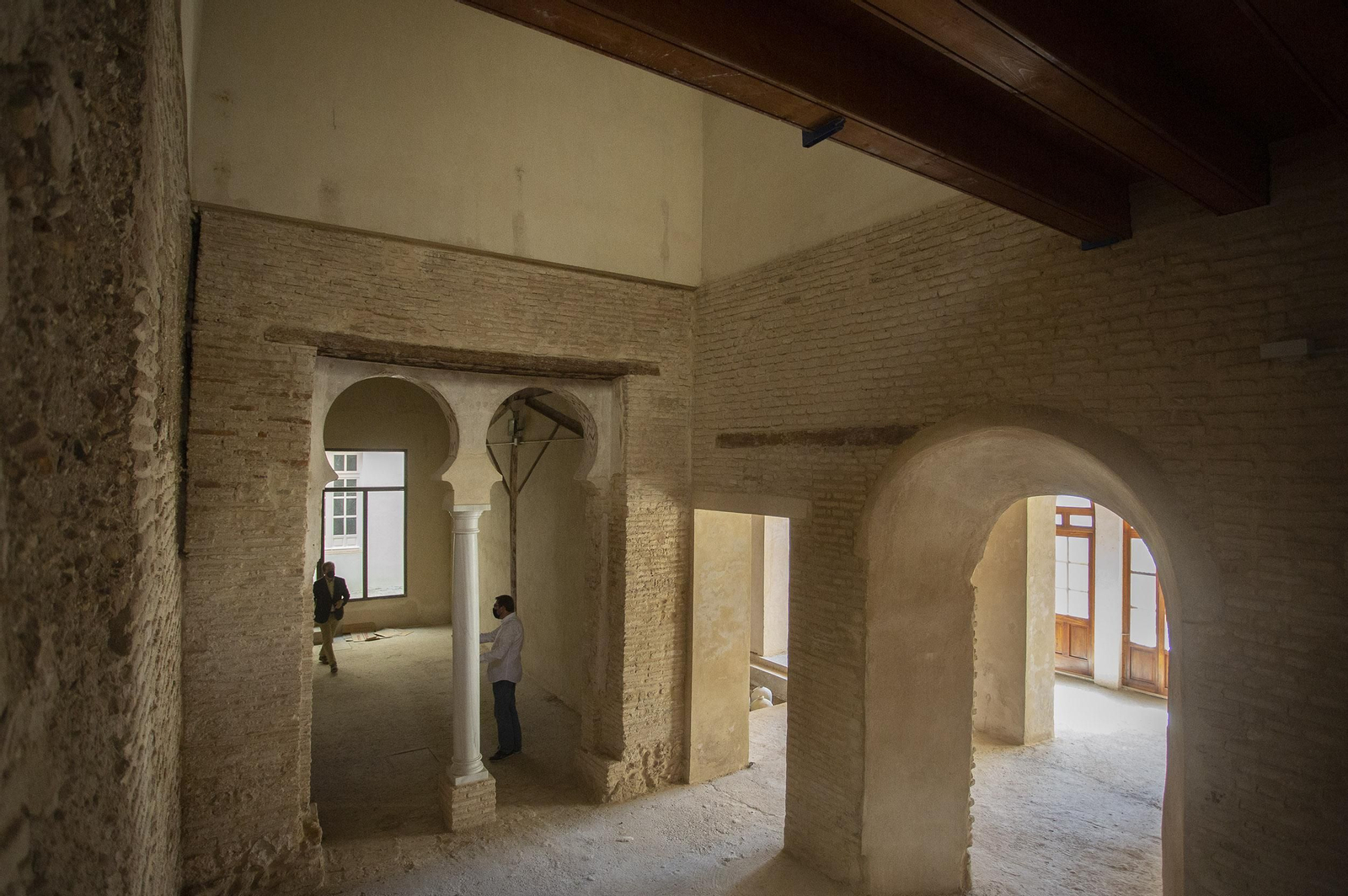 Vestigios del Alcázar primitvo en la casa 7-8 del Patio de Banderas.