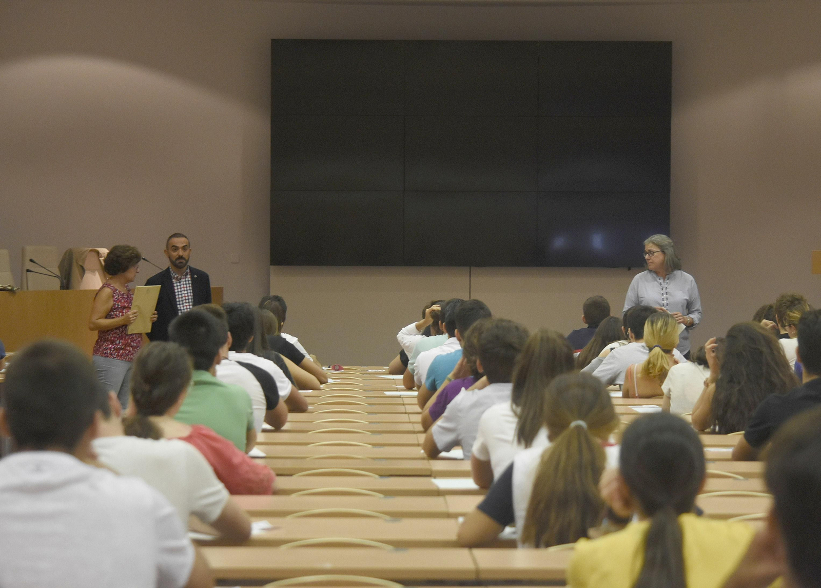 Alumnos durante la prueba de Selectividad de 2018