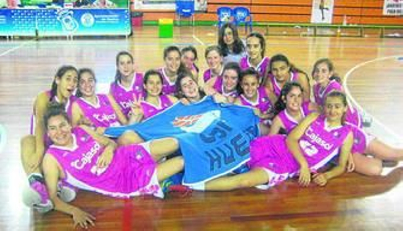 El conjunto onubense celebra su clasificación para las semifinales de este torneo que se disputa en Huelva.