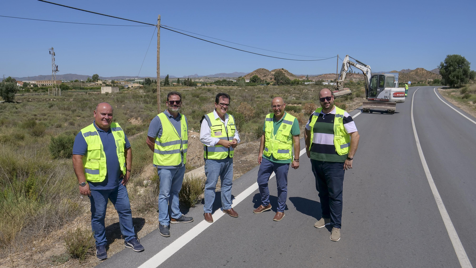 Visita a las obras en una vía de Huércal-Overa.