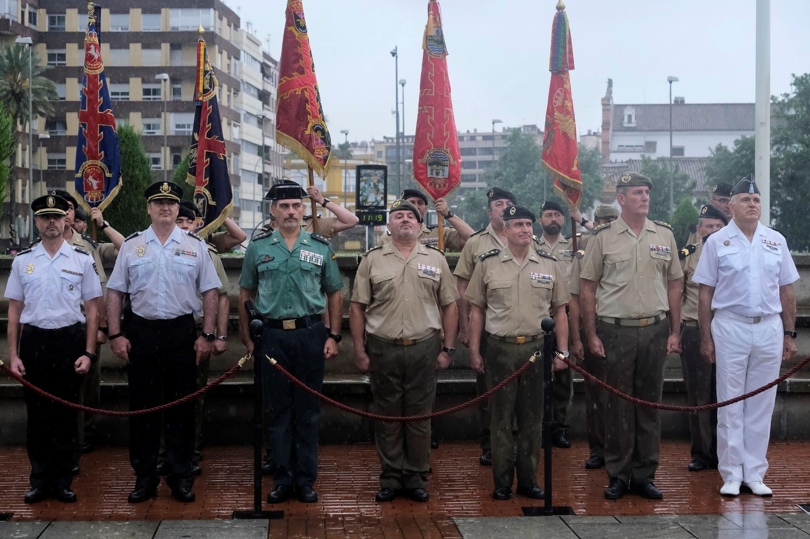 El izado de la bandera de España en Córdoba, en imágenes