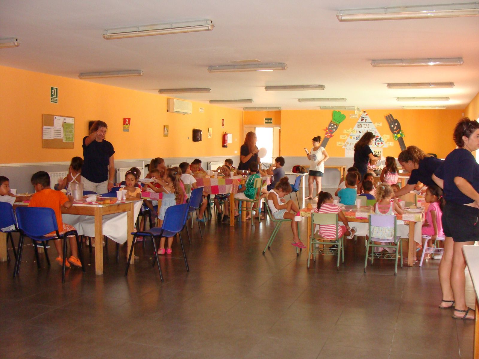 Una imagen de  una anterior edición del comedor social de Afanas.