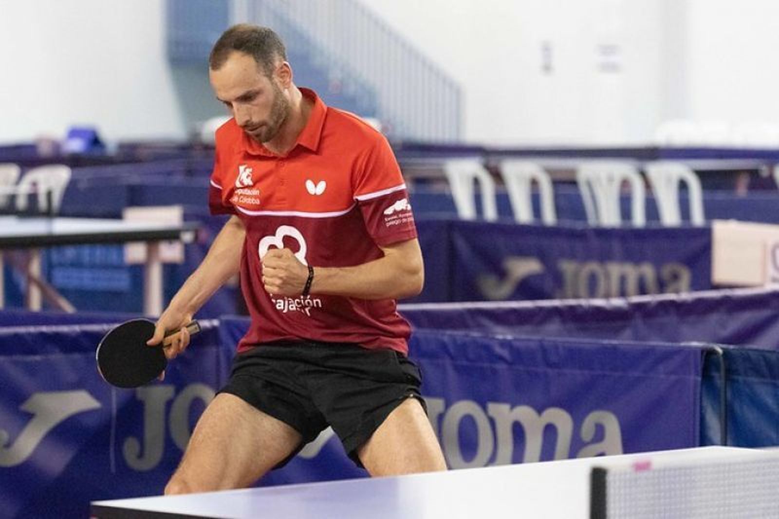 Diogo Carvalho celebra un punto durante un partido.