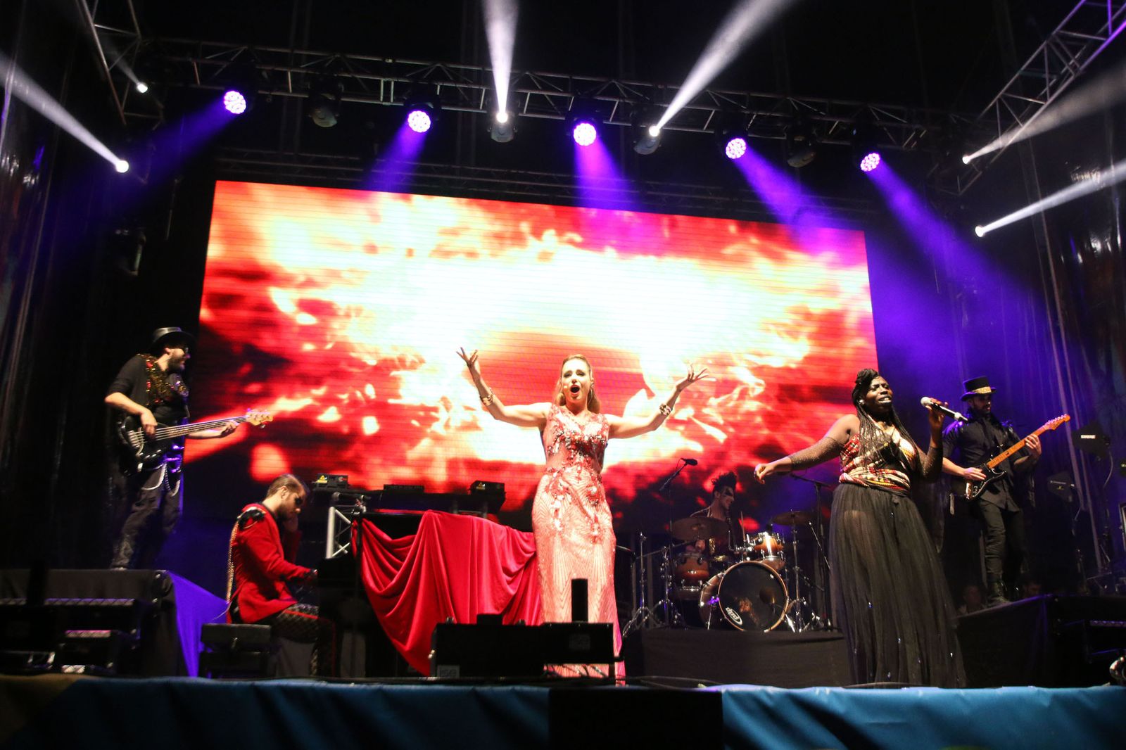 Ópera, pop y rock en un concierto lleno de momentos inolvidables.