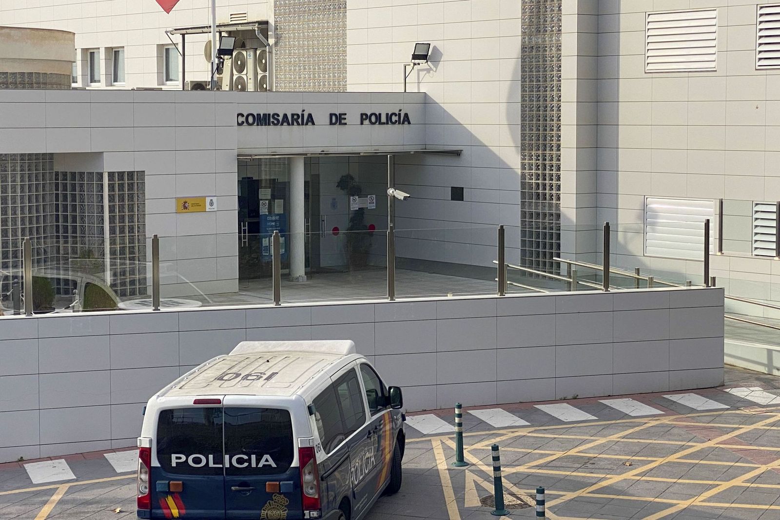 Fachada de la comisaria de la Policía Nacional en Motril