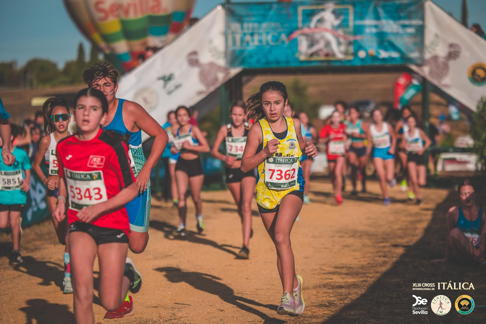 Búscate en las fotos del Cross de Itálica 2025 | 7