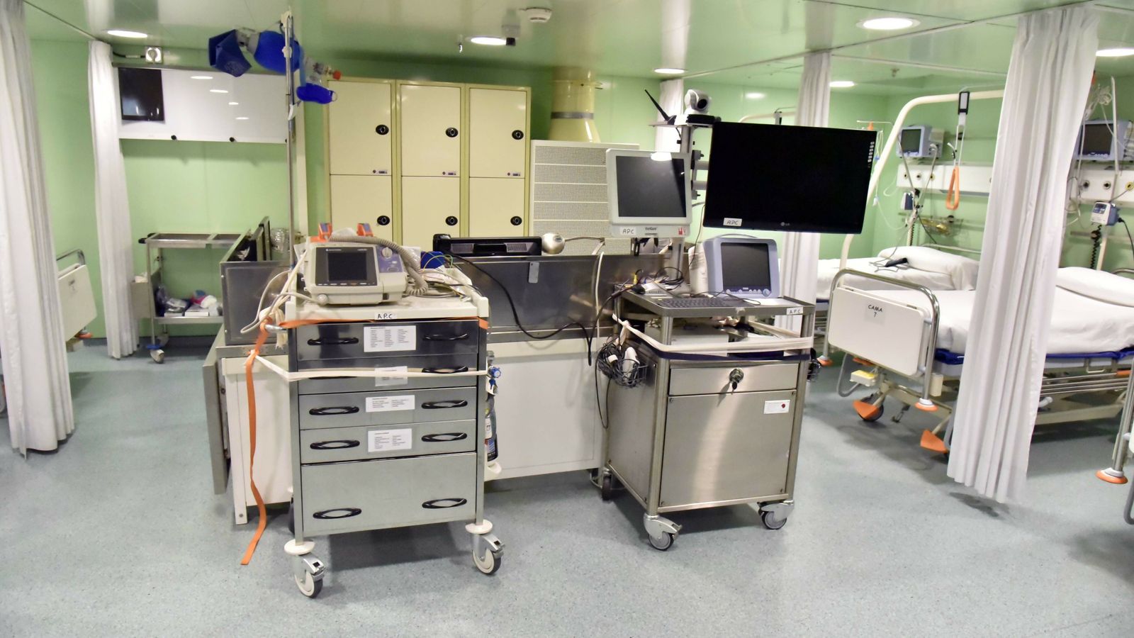 Portaviones Juan Carlos I en Algeciras