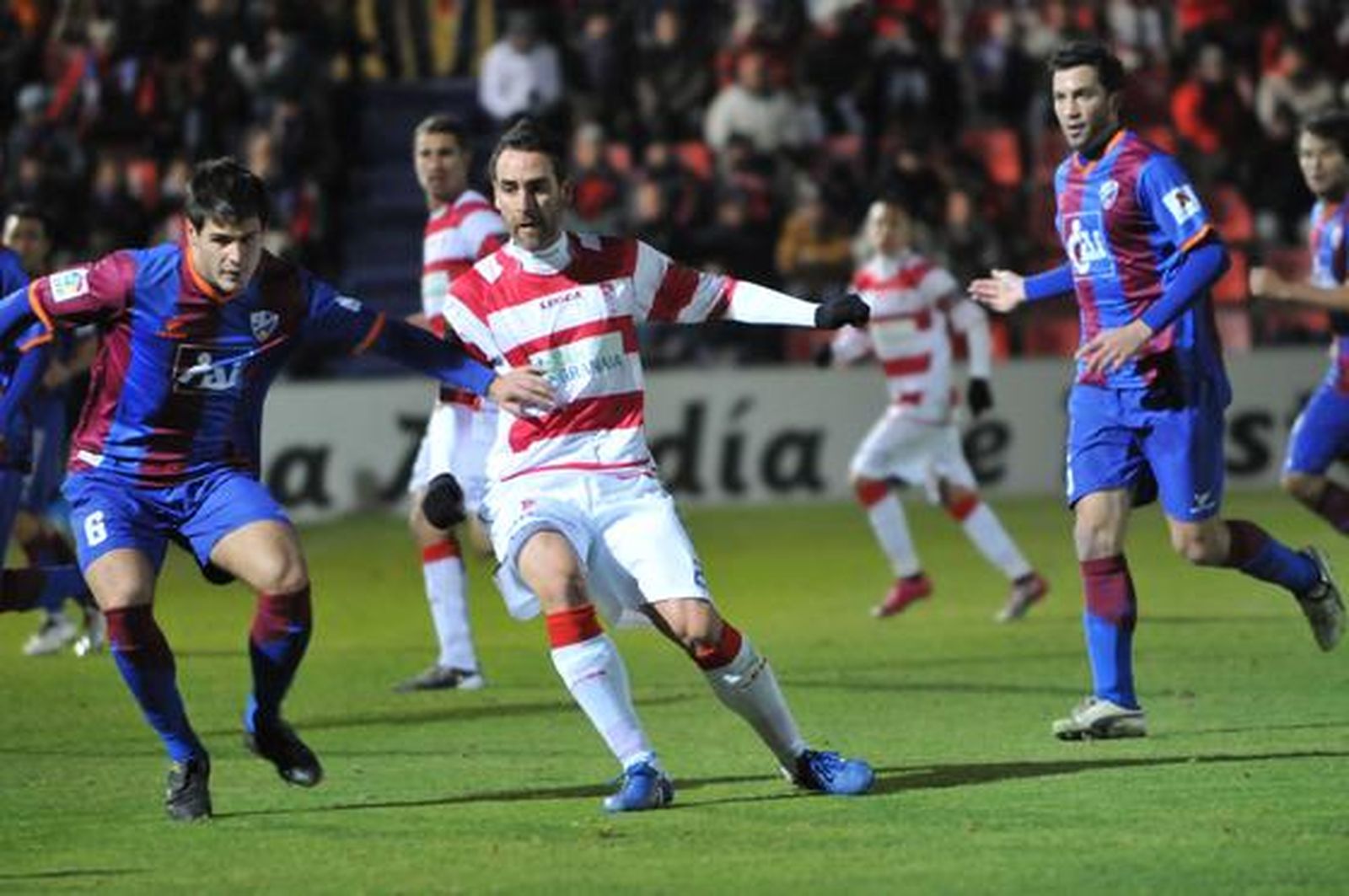 El Granada no pasa del empate en Huesca (0-0). / LOF
