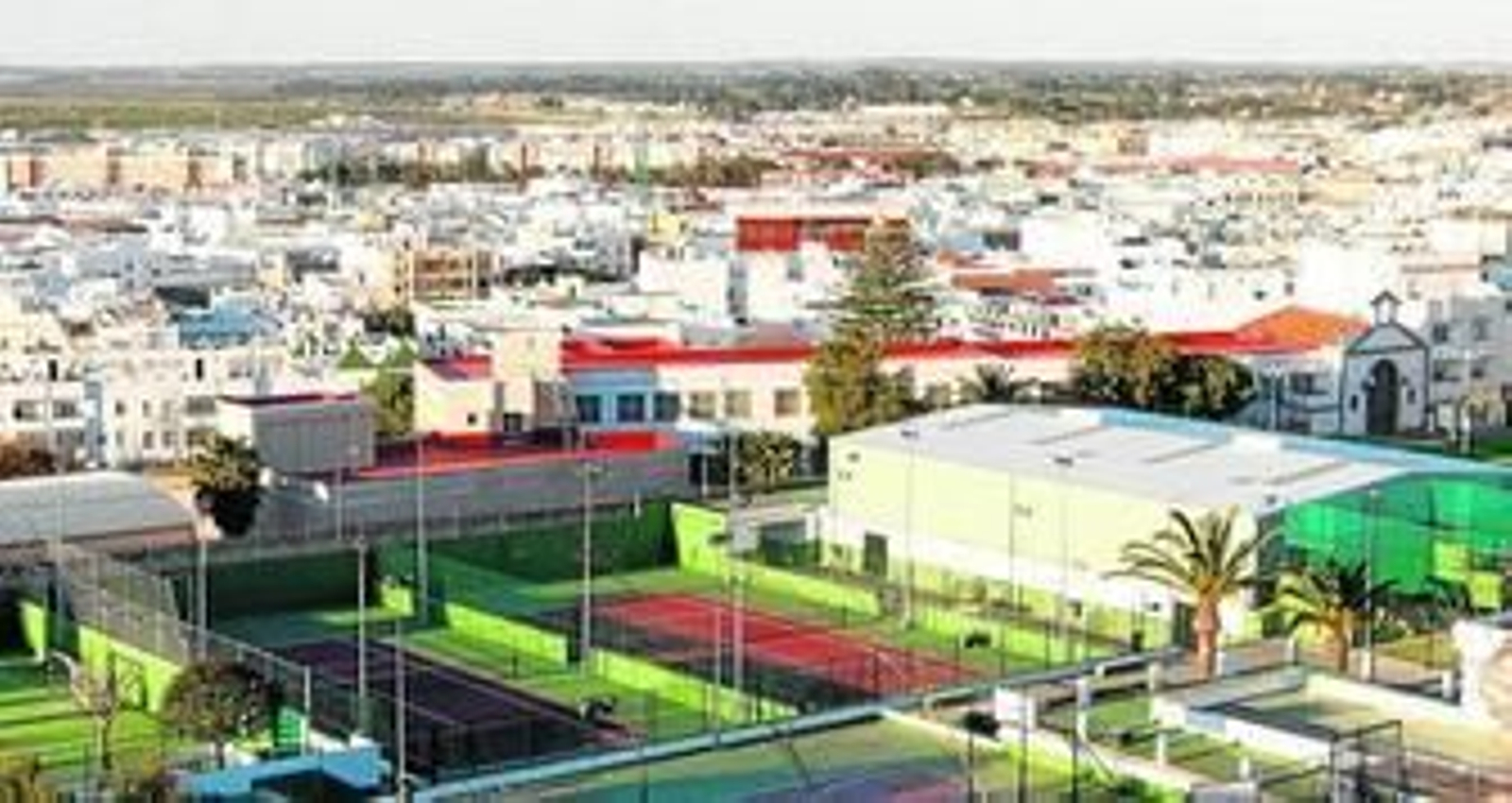 Vista parcial de las viviendas que constituyen el núcleo urbano de la ciudad.