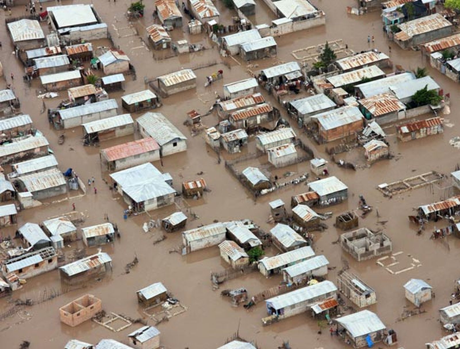 Cerca de 500 personas mueren en Haití tras el paso de 'Hanna', que ya azota EEUU