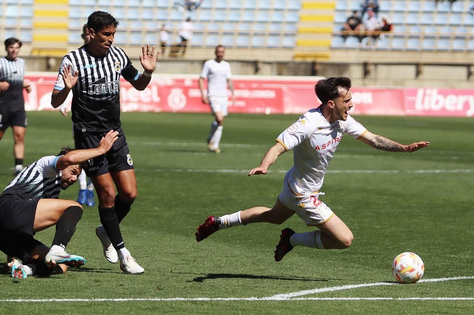 Las fotos del Cultural Leonesa-Balona (1-1)