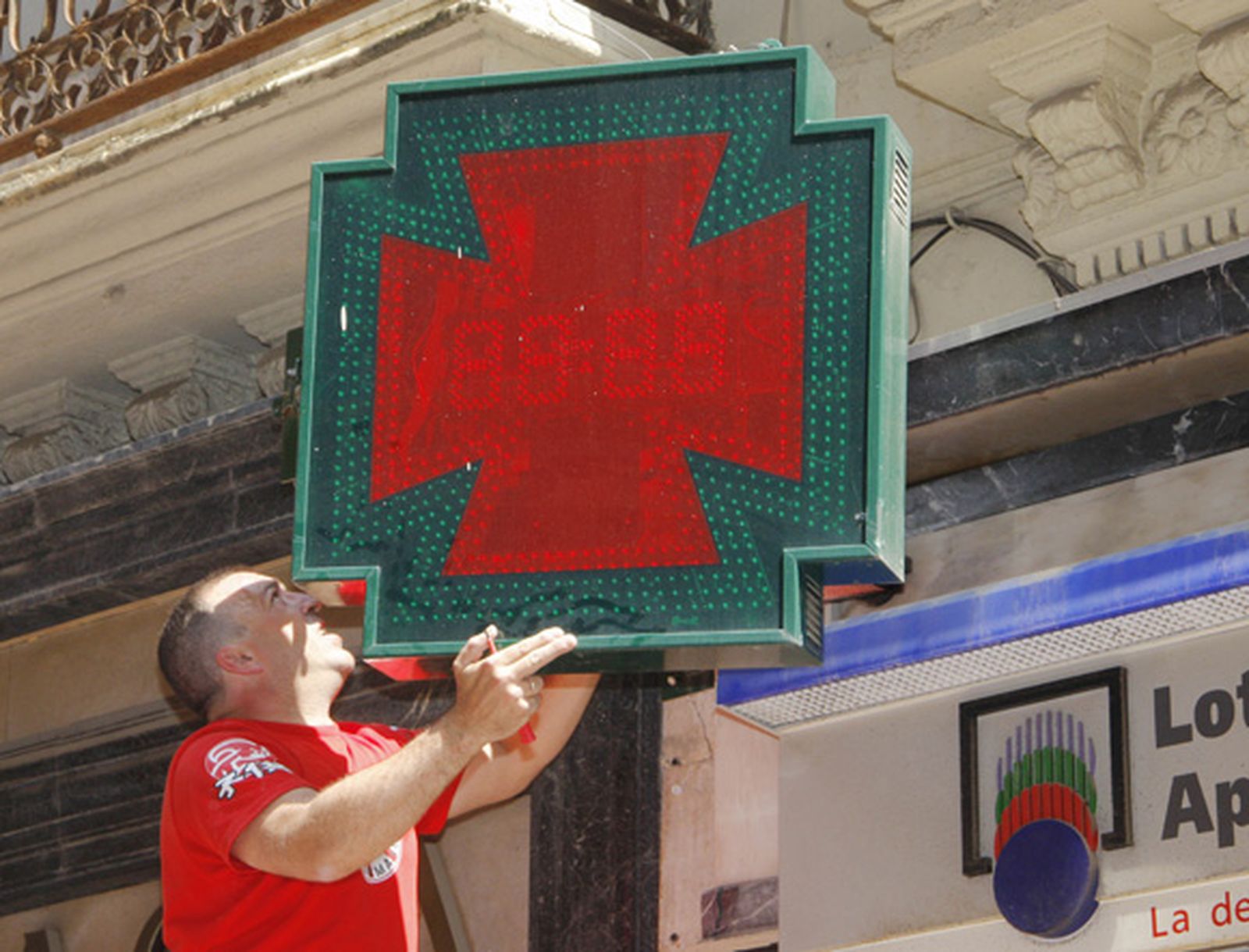 Sefac elevará un recurso al TSJA contra el concurso de adjudicación de farmacias