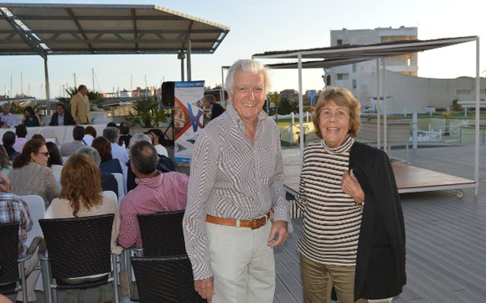 Juan Pemán y Piluca Enrile, también presentes en el acto.

Foto: Ignacio Casas de Ciria