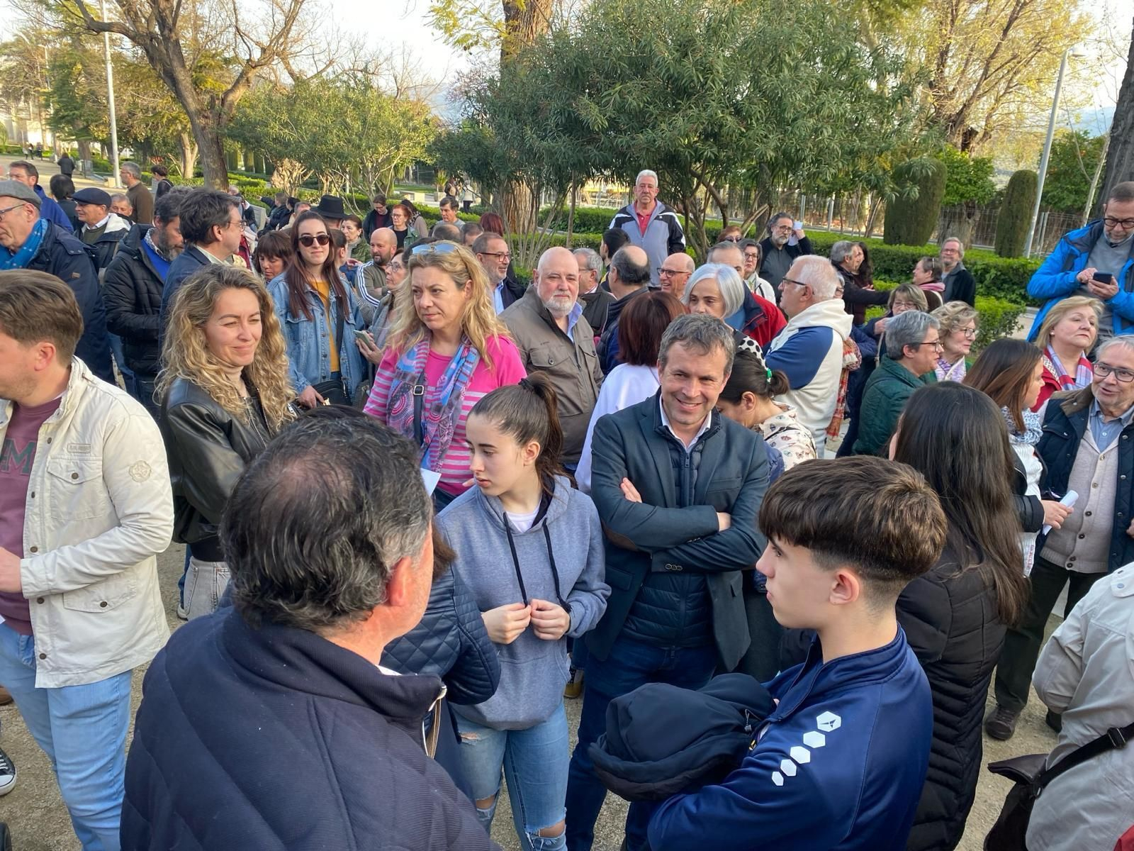 Manifestación en La Alameda contra el paso de ambulancias
